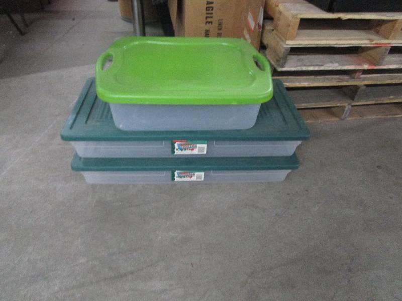 lot 1614 image: Lot of Totes