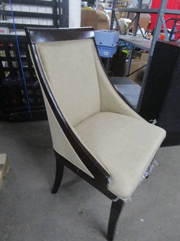 lot 1622 image: Accent Chair