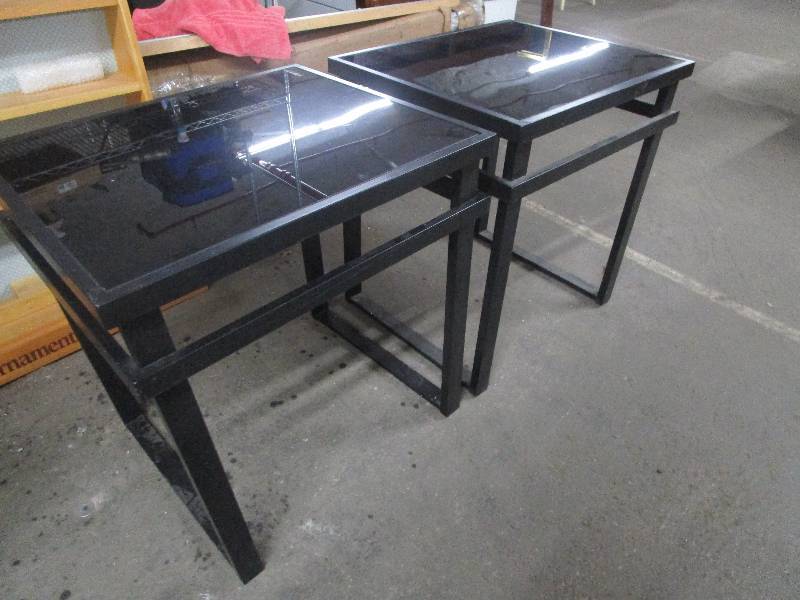 lot 1627 image: Set of End Tables