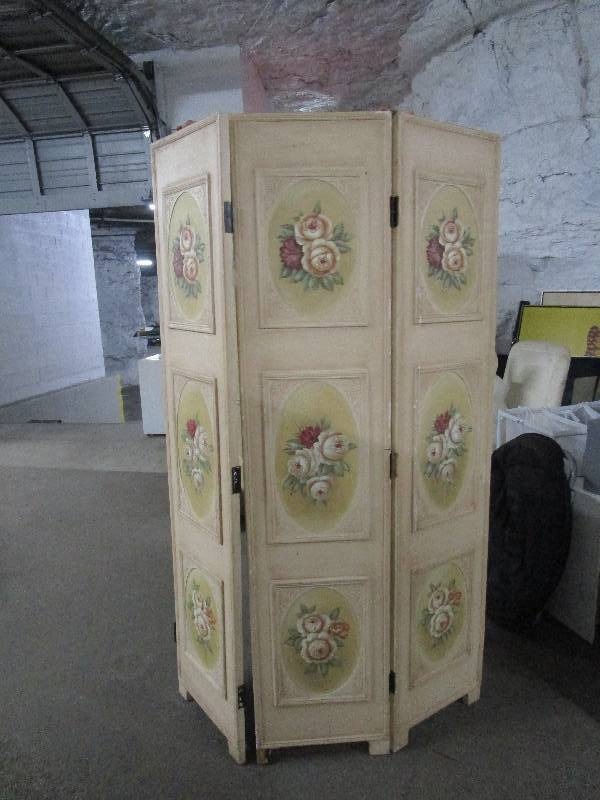 lot 1667 image: Decorative Partition