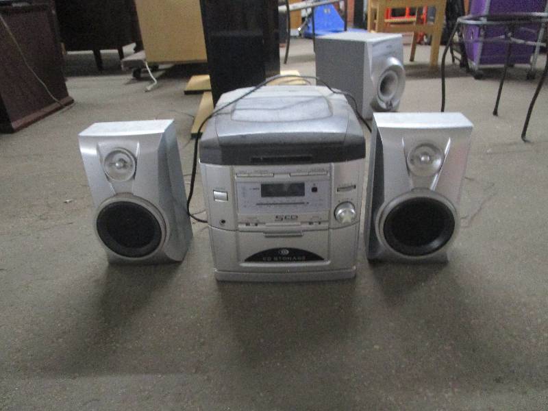 lot 1690 image: Home Stereo
