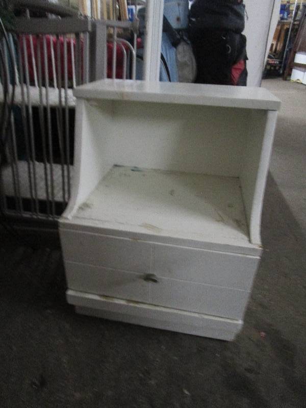lot 1698 image: Nightstand