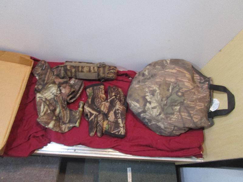lot 1815 image: Camo Items Lot