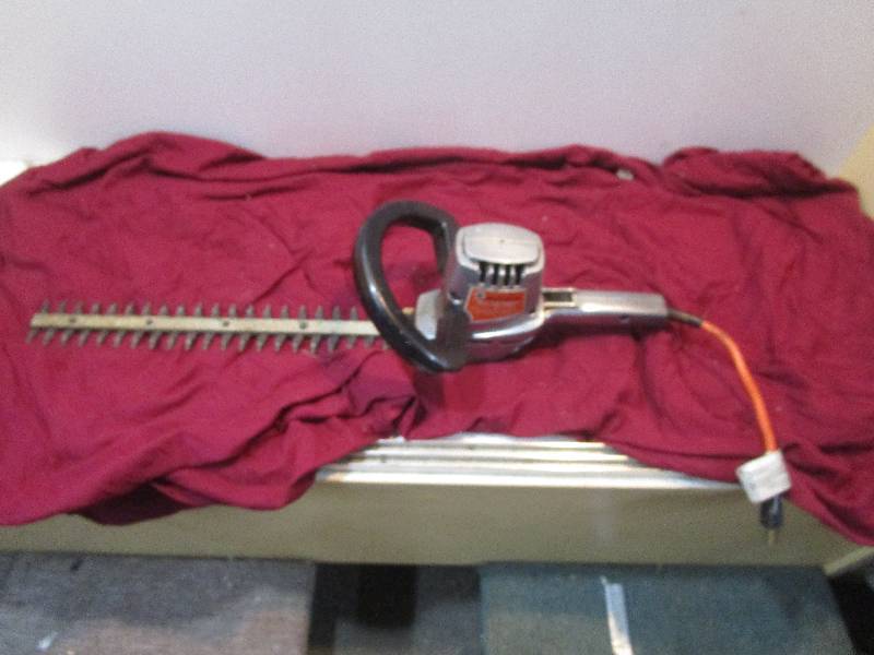 lot 1802 image: Hedge Trimmer