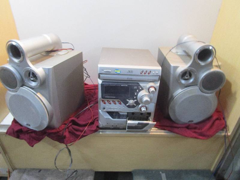 lot 1801 image: Home Stereo