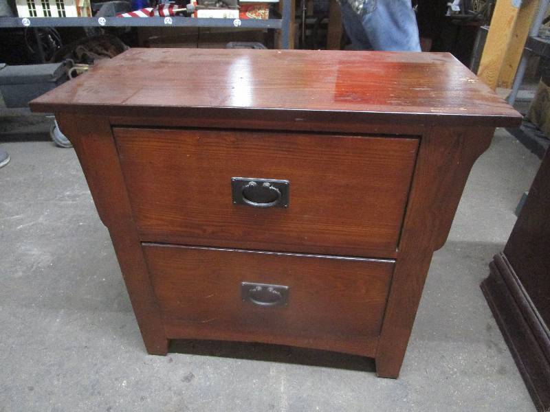 lot 1791 image: Nightstand