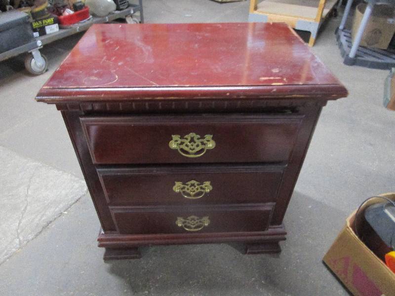 lot 1790 image: Nightstand