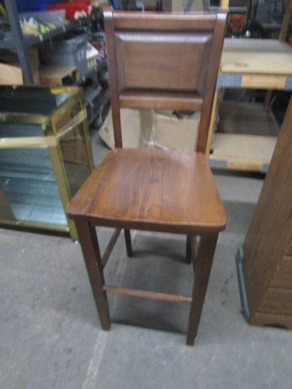 lot 1819 image: Bar Stool