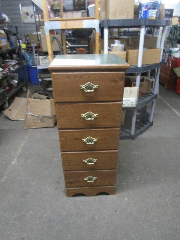 lot 1817 image: Chest of Drawers