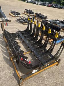 lot 2 image: Unused Captok CK-CLG72C Curved Log Skid Steer Attachment