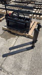 lot 23 image: Unused Captok Side Shift Fork CK-CYHC Mini Skid Steer Loader Attachment