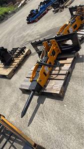 lot 31 image: Unused Captok CK-P680 Hydraulic Breaker Hammer