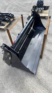 lot 39 image: Unused Captok 72-inch 4-in-1 Skid Steer Bucket Model CK-KH72F