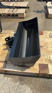 lot 51 image: 32  unused Heavy Duty  Mini-Excavator Bucket Attachment