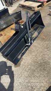lot 52 image: 40 Unused Hydraulic Tilt Mini-Excavator Bucket