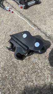 lot 57 image: Unused Mini Excavator Quick Attach Coupler