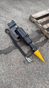 lot 79 image: Unused Mini Excavator Hydraulic Wood Drill Attachment