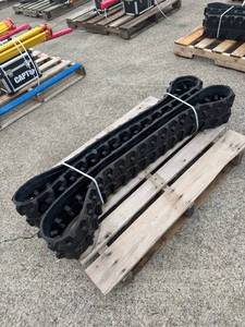 lot 82 image: Unused Mini Excavator Rubber Track Set