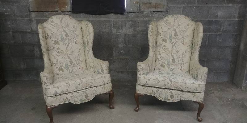 lot 836 image: Pair of Wing-back Chairs by Hickory Tavern