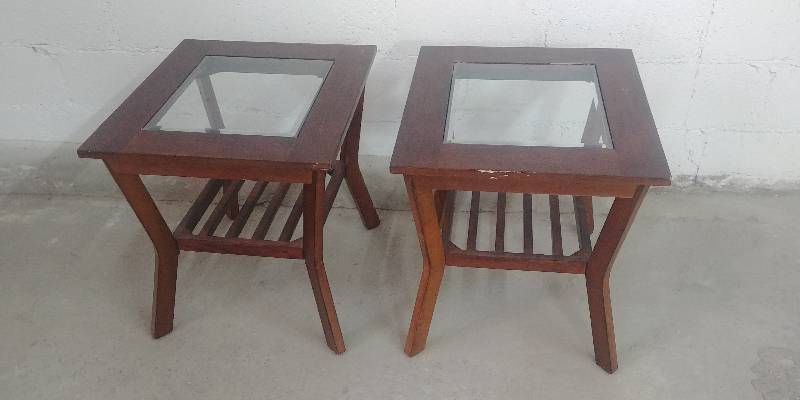 lot 861 image: Pair of Glass Top End Tables