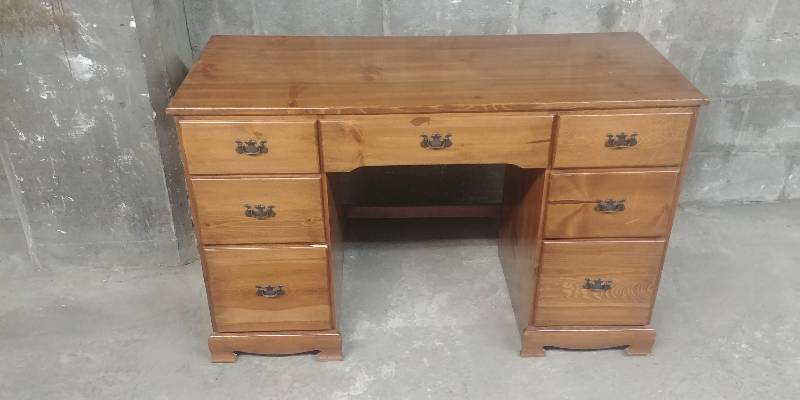 lot 843 image: Solid Wood Desk
