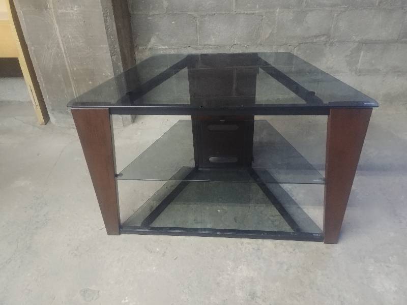 lot 873 image: Glass TV Stand Corner Unit
