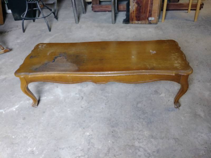 lot 883 image: Solid Wood Coffee Table