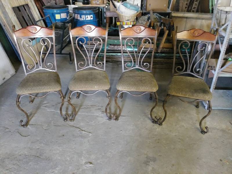 lot 887 image: Set of 4 Dining Chairs