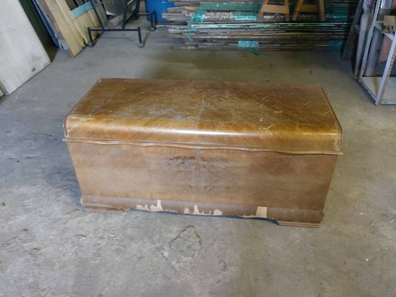 lot 890 image: Lane Furniture Cedar Hope Chest