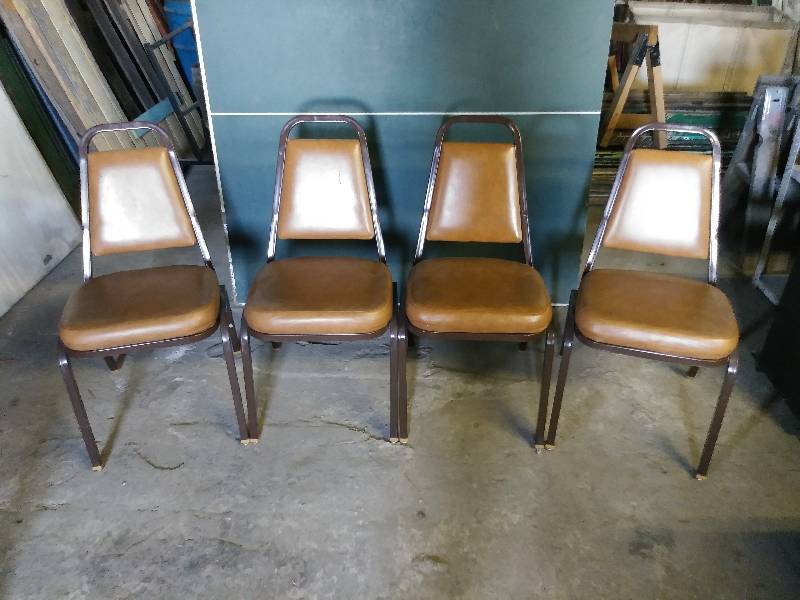 lot 903 image: Set of 4 Vintage Dining Chairs