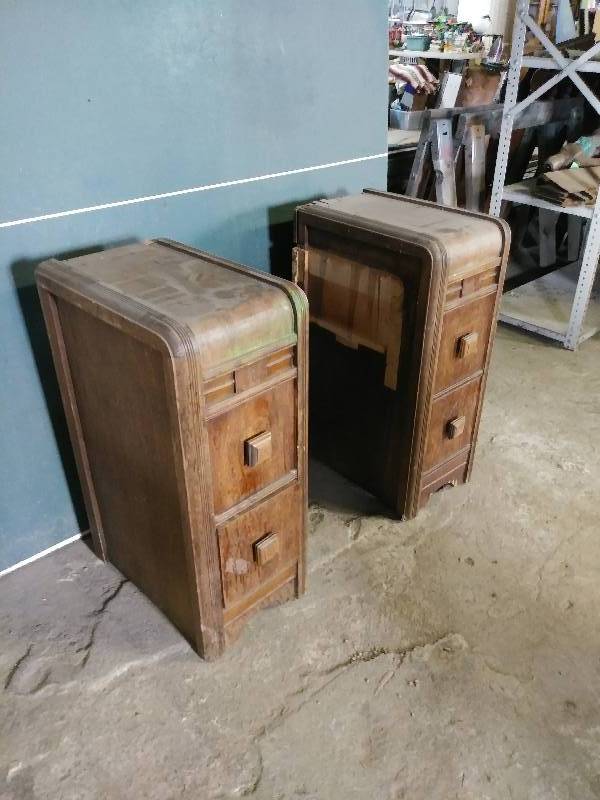 lot 914 image: Antique Vanity for Repurposing