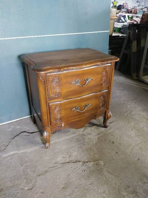 lot 876 image: French Provincial Night Stand by Broyhill