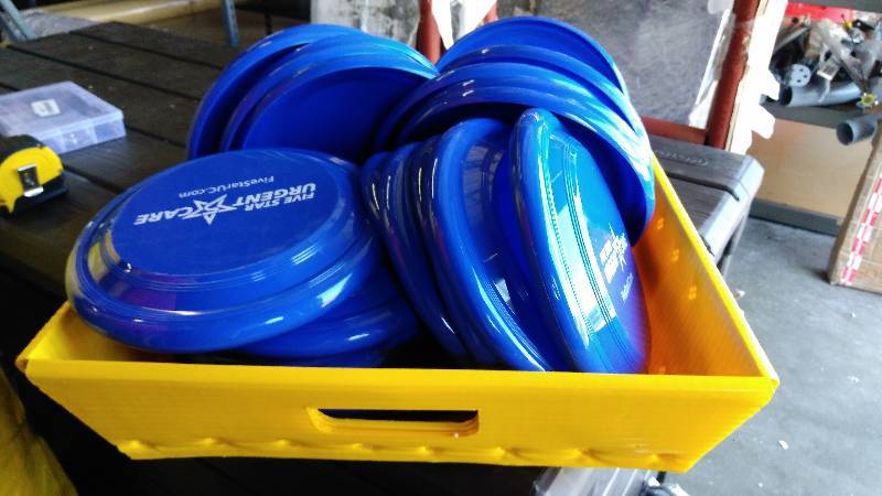 lot 4037 image: (24) CT lot of frisbees,  blue,  8-34 diameter