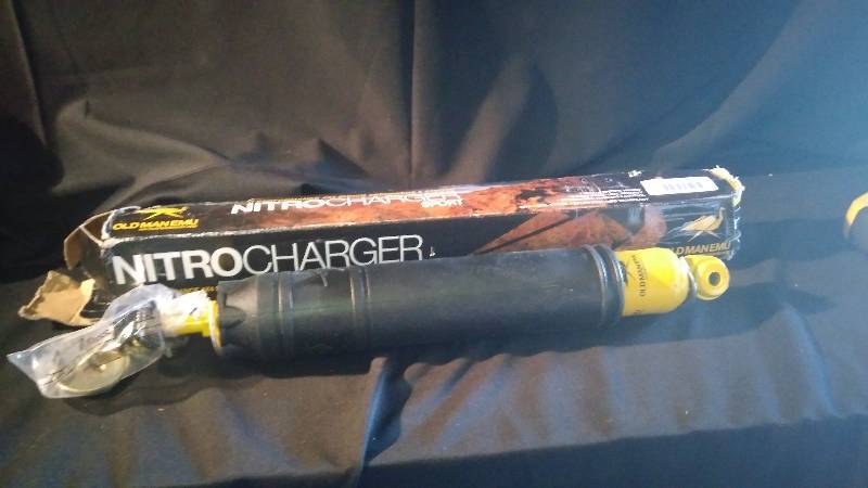 lot 4107 image: Sport Racing Shock, Nitro charger sport shock