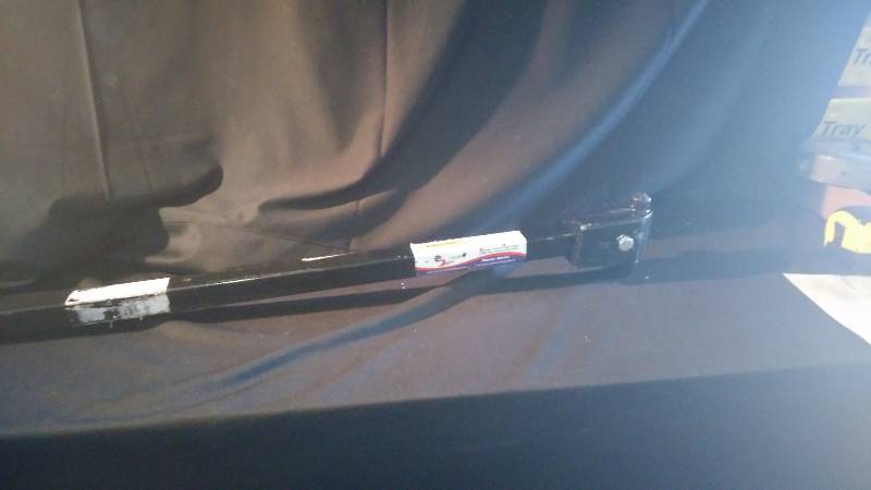 lot 4116 image: EZ Hitch bar,  800 lbs Max tongue weight