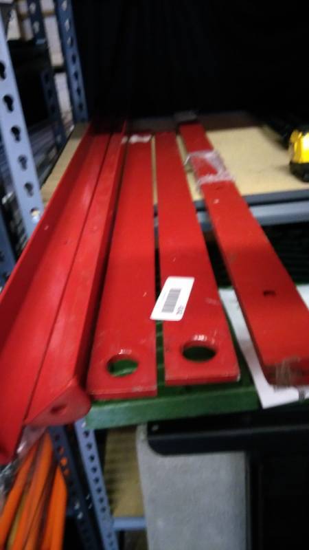 lot 4142 image: (6) CT lot steel,  painted red