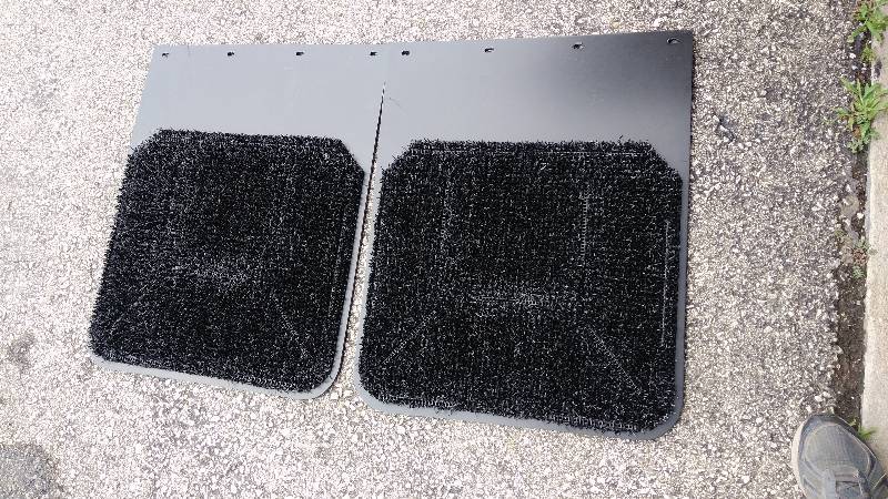 lot 4152 image: (2) CT lot boot cleaning mats