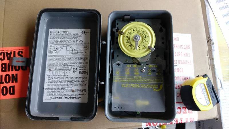 lot 4185 image: T101R dial switch timer