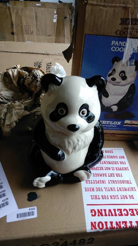 lot 4190 image: Metlox Panda Cookie Jar