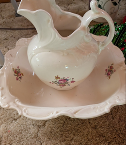 lot 505 image: Porcelain Pitcher and Basin Set with Floral Design
