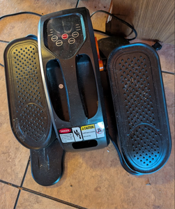 lot 519 image: Electric Mini Stepper Exercise Machine with Digital Display