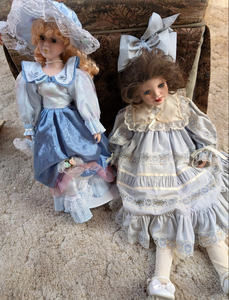 lot 548 image: Decorative Porcelain Dolls in Victorian-Style Dresses - Set of 2
