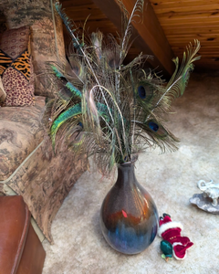 lot 550 image: Decorative Large Ceramic Vase with Peacock Feathers