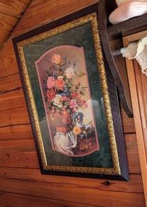 lot 562 image: Framed Floral Still Life Print with Ornate Gold Border approx 22x30