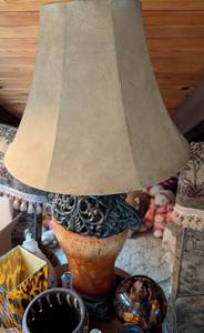 lot 569 image: Decorative Table Lamp with Ornate Metal Detail and Tan Shade