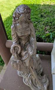 lot 632 image: Decorative Cement Garden Statue - Classical Figure in Stone Finish