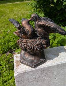 lot 657 image: Bird Sculpture with Rose Base