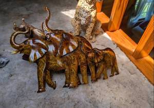 lot 551 image: Decorative Carved Wooden Elephant Family Figurines
