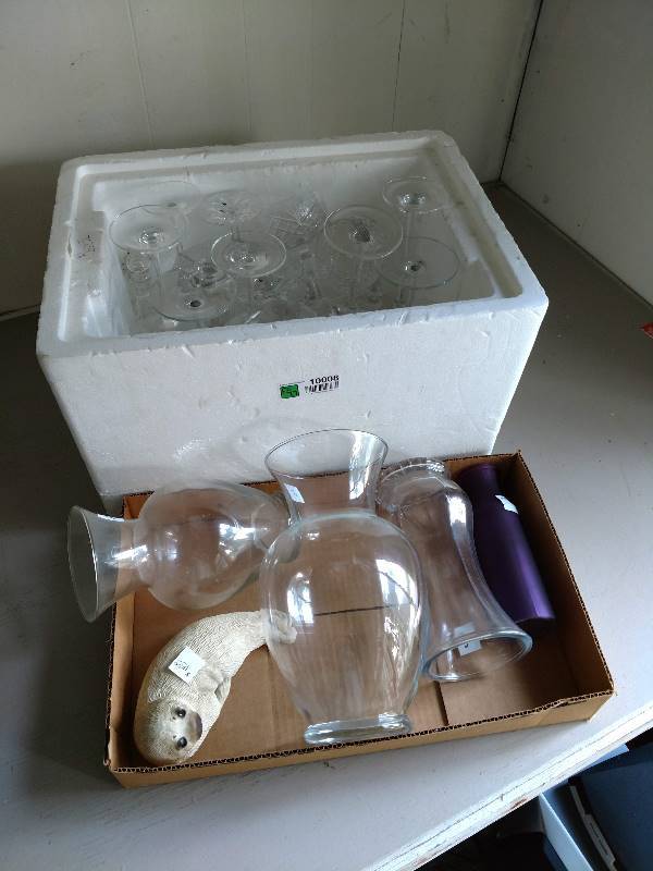 lot 10008 image: Various wine glasses