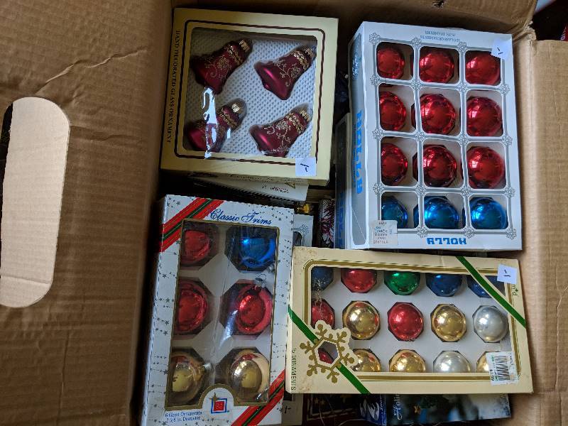 lot 10014 image: box full of Christmas decorations